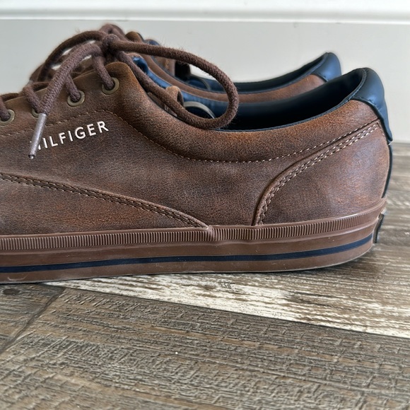 Mens Tommy Hilfiger casual shoes - Picture 5 of 9